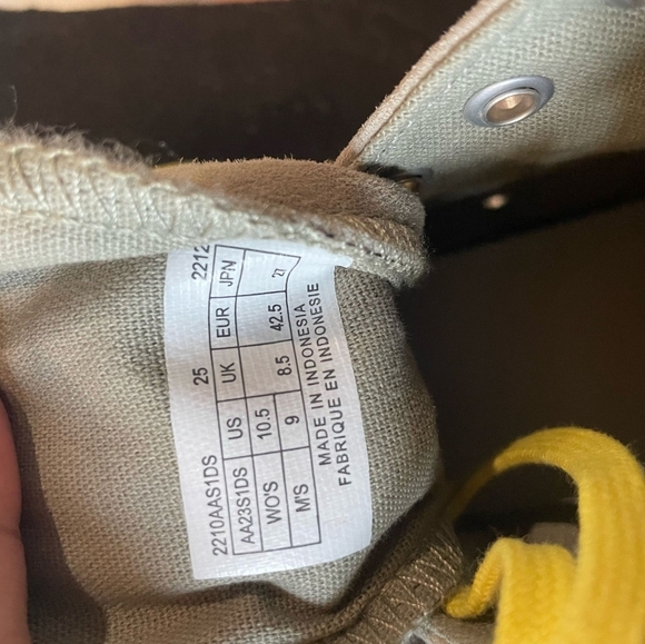 PG Flyers Sneakers Gray High-Top Sneakers with Yellow Laces - Picture 5 of 7